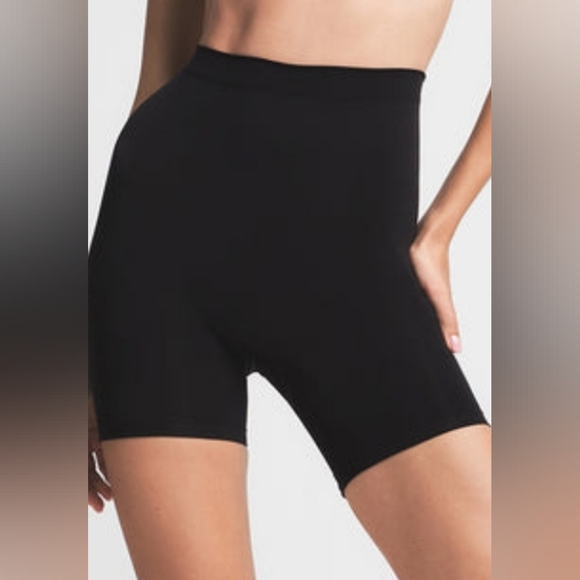 💕NEW SKIMS Seamless Sculpt Mid Rise Waist Thigh BBL Shaping Shorts Black ONYX L - Picture 2 of 12